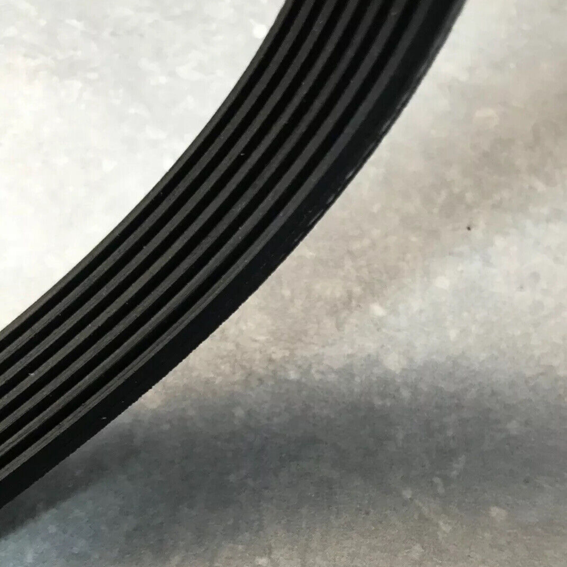 Close up Image of Drive Belt Fits All QUALCAST Rotary Mowers Using Belt 7PJ490